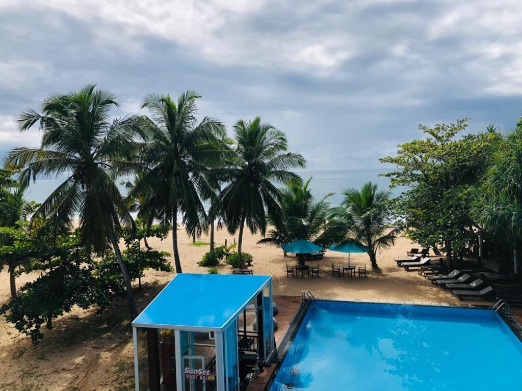 Marakolliya Beach Resort タンガラ エクステリア 写真