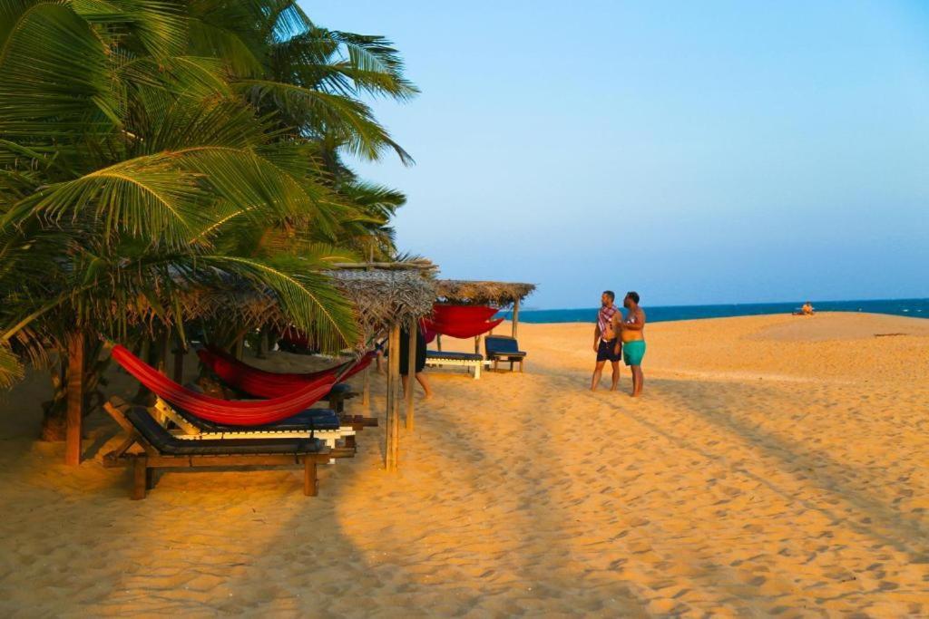 Marakolliya Beach Resort タンガラ エクステリア 写真